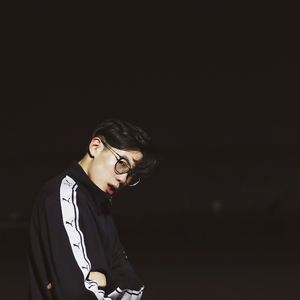 男男被多人伦㢨系列H
